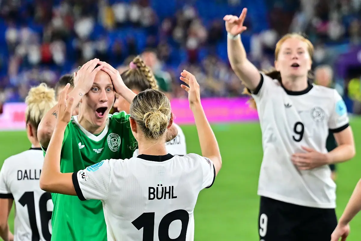 Unfassbare-Freude-bei-Torhueterin-Ann-Katrin-Berger-l