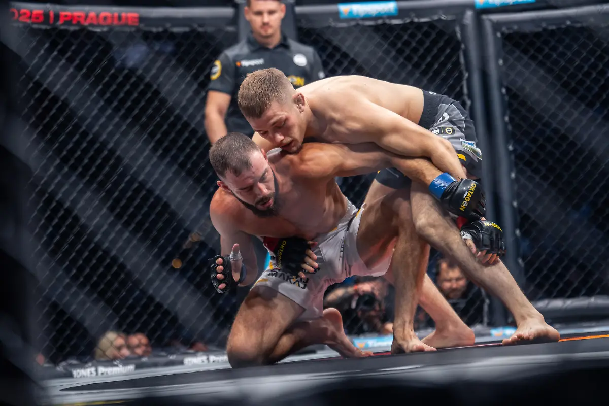 OKT73EV-Kiki-low-035-1