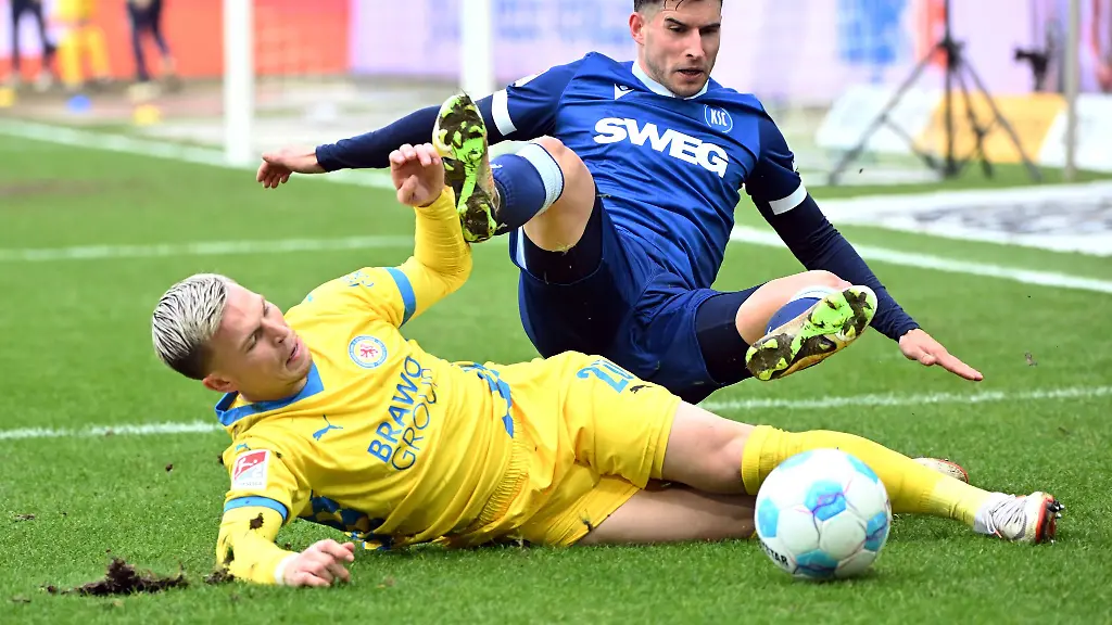 Traegt-kuenftig-Gelb-statt-Blau-Robin-Heusser-oben-wechselt-von-Karlsruhe-nach-Braunschweig