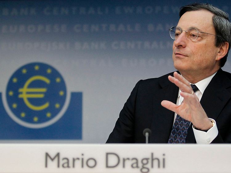 Knapper Kommentar zu wilden Gerüchten: "Das Eurosystem wird weiter Liquidität an kreditwürdige Banken bereitstellen, wenn das notwendig ist", sagt Mario Draghi.
