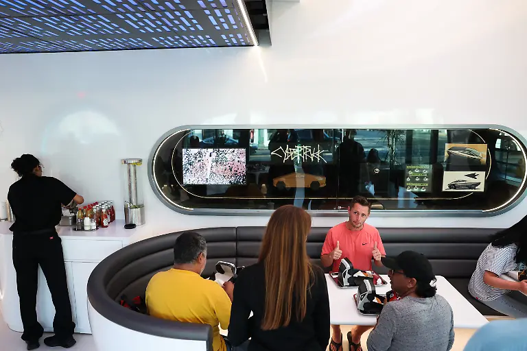 AFP-20250722-67F37WW-v1-HighRes-UsBusinessTeslaDiner