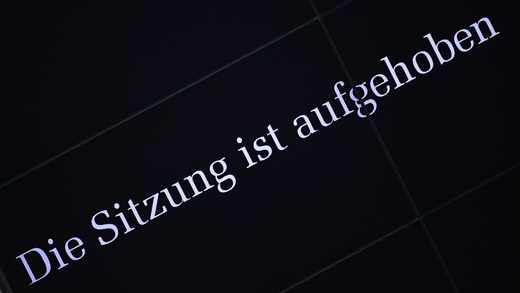 Anzeigetafel im Bundestag.