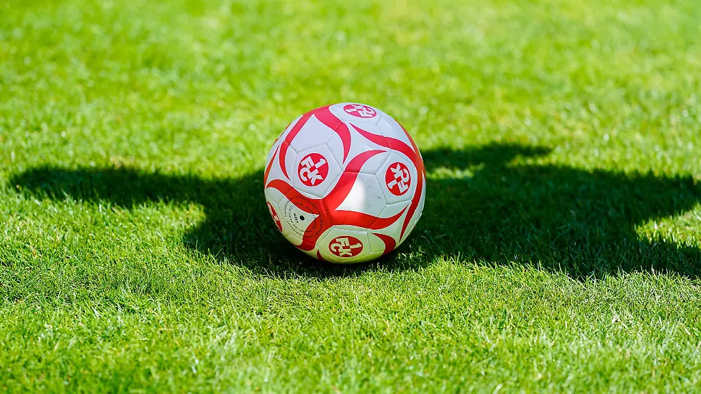 Der-1-FC-Kaiserslautern-hat-den-Suedkoreaner-Jisoo-Kim-verpflichtet