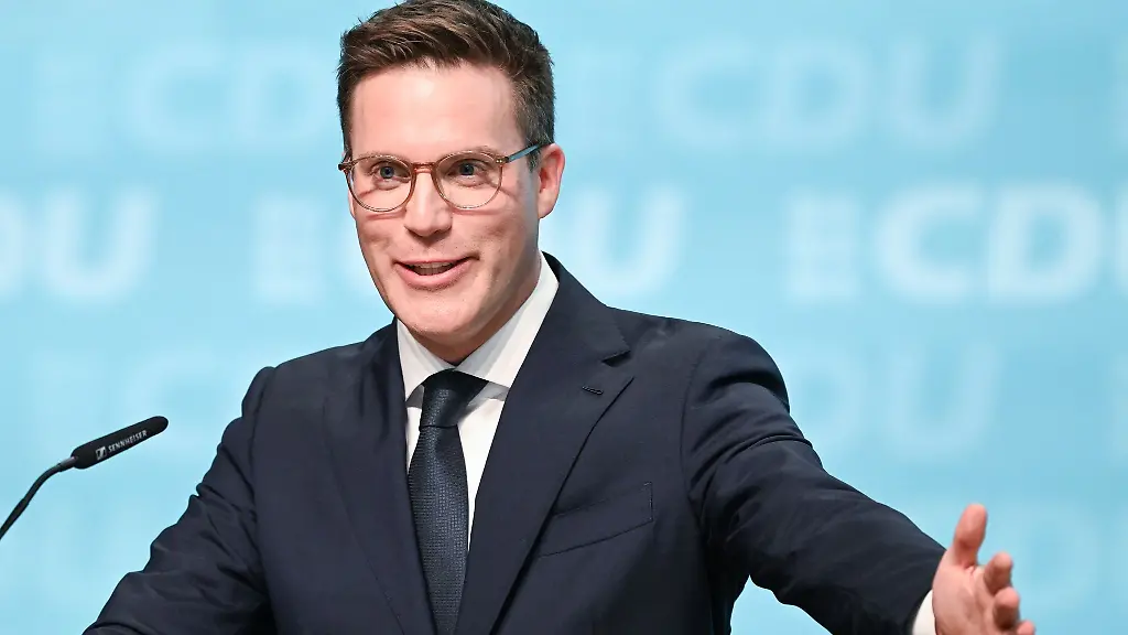 CDU-Landeschef-Manuel-Hagel-will-im-kommenden-Jahr-Ministerpraesident-in-Baden-Wuerttemberg-werden-An-seinem-jungen-Alter-duerfte-es-einer-Umfrage-zufolge-nicht-scheitern