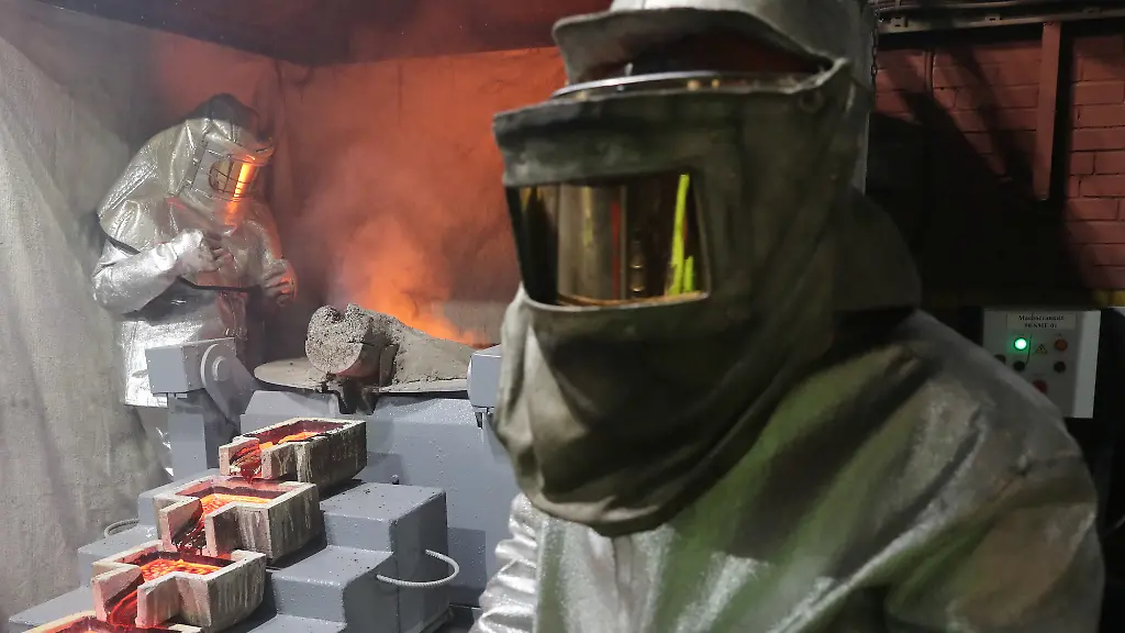 2025-04-17T130416Z-2106866769-RC2WYDAWP5GV-RTRMADP-3-KAZAKHSTAN-GOLD