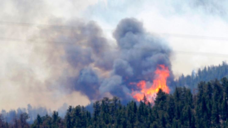 Die Ausrüstung der Feuerwehr reicht nicht aus, um die Brände in den Griff zu bekommen.