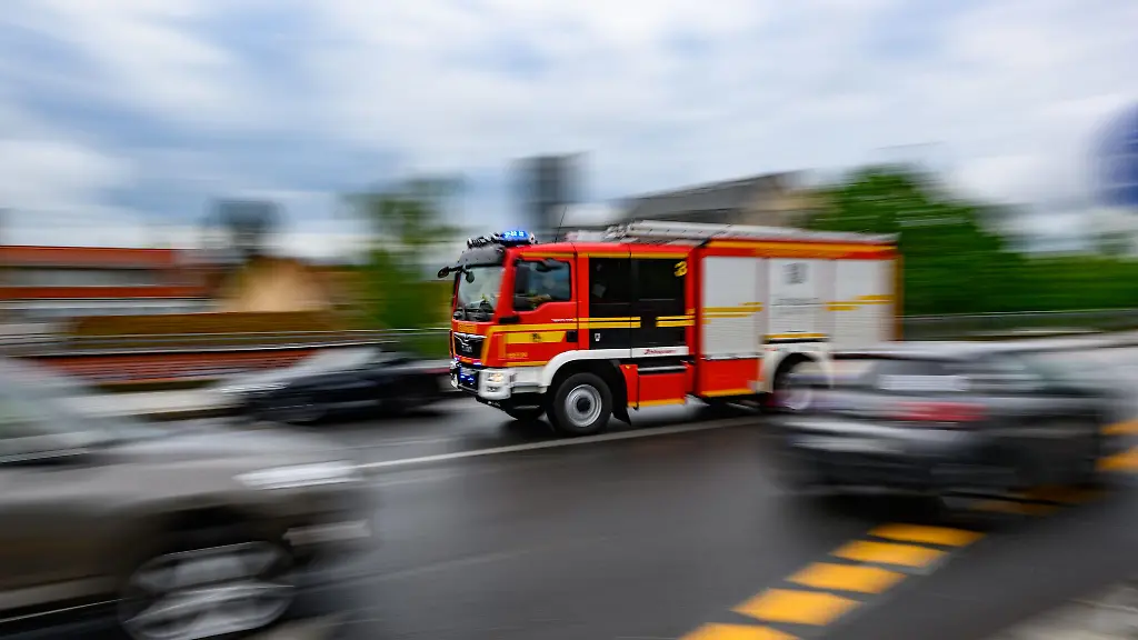 Die-Feuerwehr-war-zu-dem-Brand-im-17-Geschosser-gerufen-worden