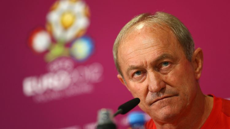 Polens Trainer  Franciszek Smuda spricht vom "vielleicht wichtigsten Spiel meiner Karriere".