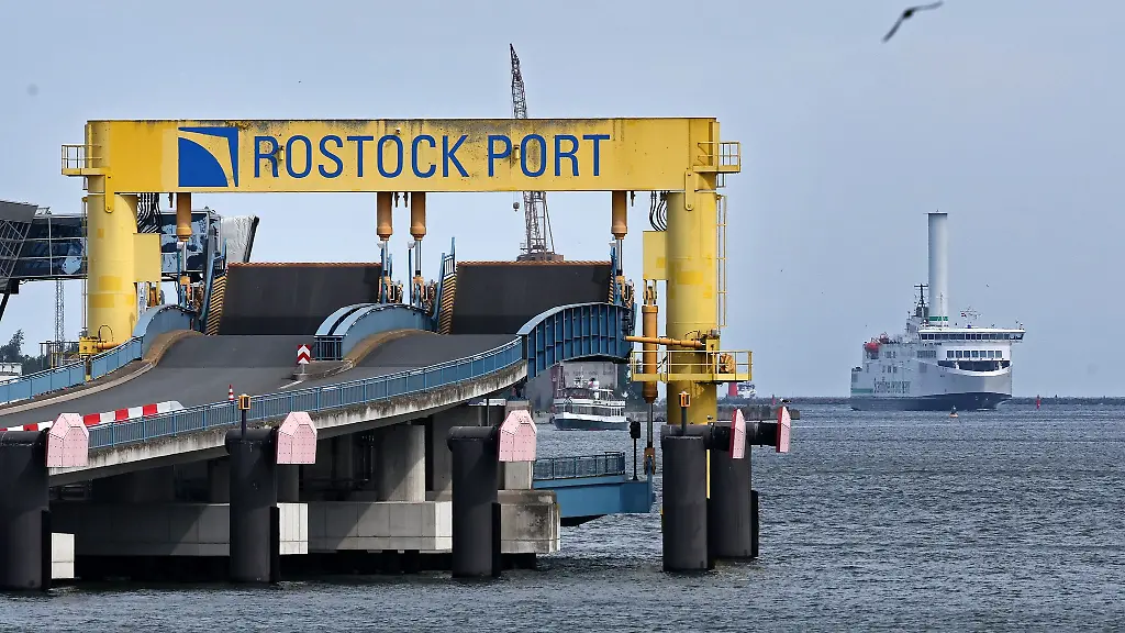 Auch-am-Ueberseehafen-Rostock-gibt-es-stichprobenartige-Einreisekontrollen