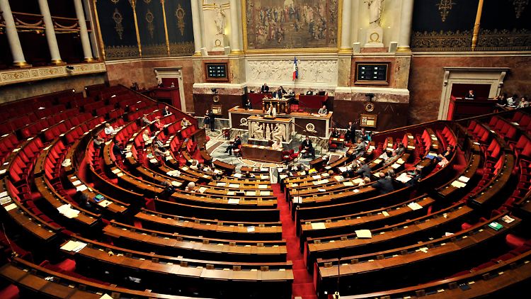 Das Parlament in Paris wird neu besetzt.