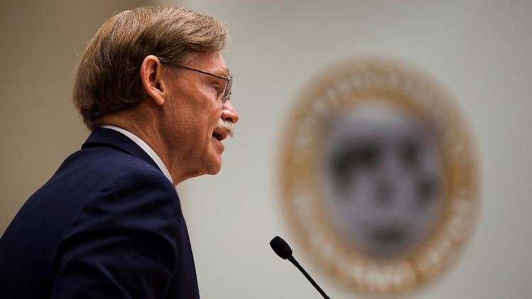 Europa muss bei der Euro-Rettung auf die Tube drücken, kritisiert Weltbank-Chef Robert Zoellick.