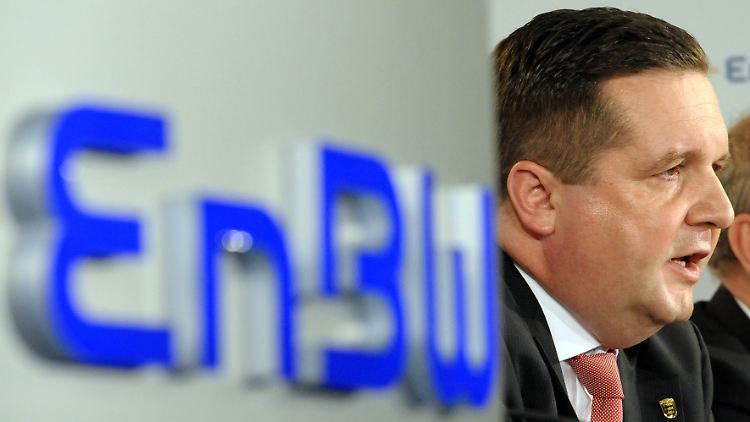 Laut einem Medienbericht hat ein befreundeter Banker Baden-Württembergs Ex-Ministerpräsident Stefan Mappus beim Kauf von EnBW-Anteilen Anweisungen gegeben.