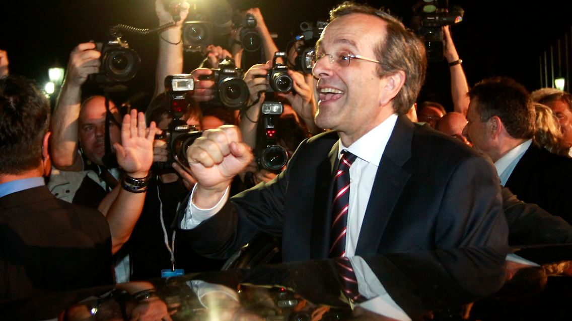 2012-06-17T220946Z_01_KAR20_RTRMDNP_3_GREECE-ELECTION.JPG3903903440100226567.jpg