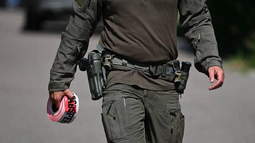 Bei-den-Durchsuchungen-im-Stuttgarter-Stadtteil-Zuffenhausen-kam-auch-ein-Spezialeinsatzkommando-zum-Einsatz