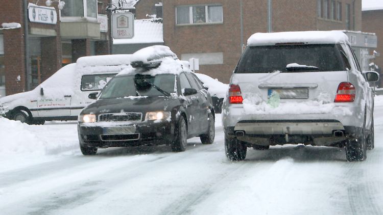 Die Fahrt in den Winterurlaub kann eine längere Angelegenheit werden.
