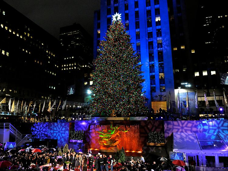Weihnachtsbaum vor dem Rockefeller Center in New York.