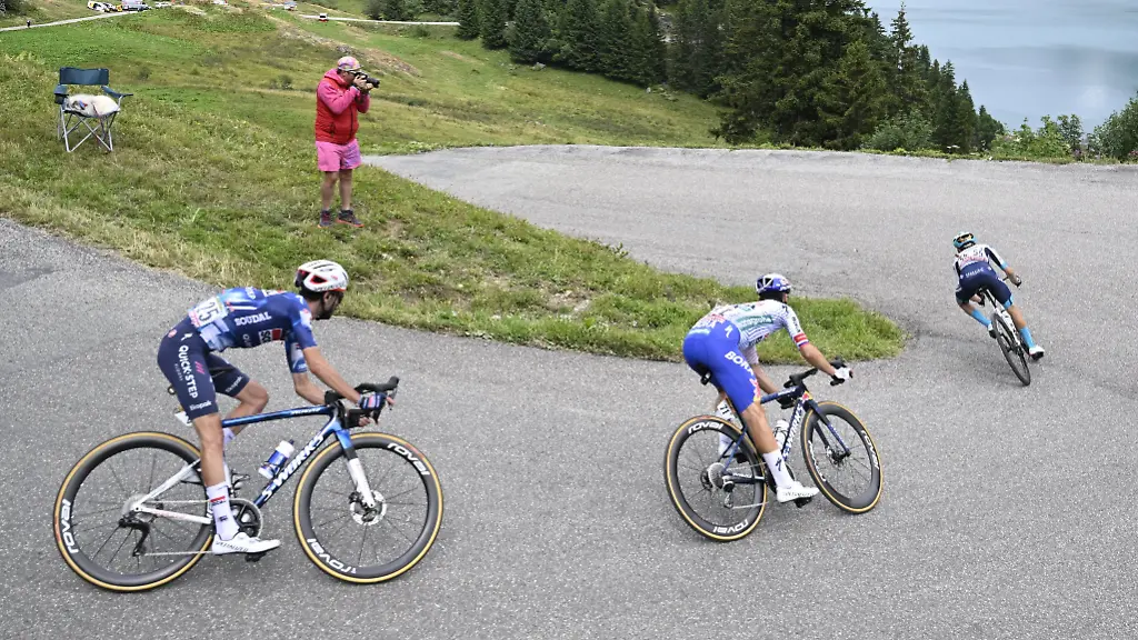 1638482cd026148de118e5c846621728