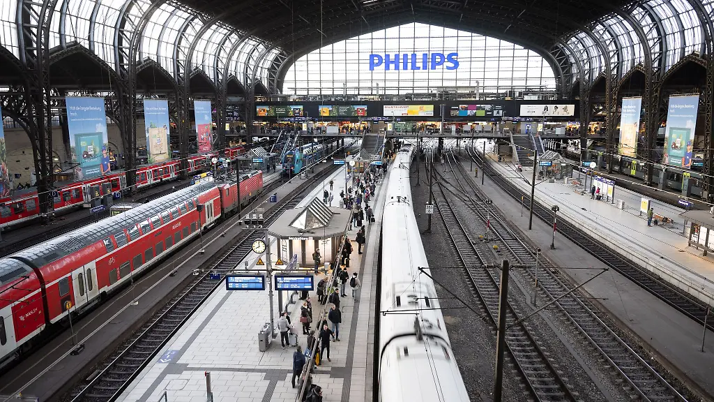 Diebstahl-im-Fernzug-Die-Polizei-hat-ein-gestohlenes-Smartphone-sichergestellt