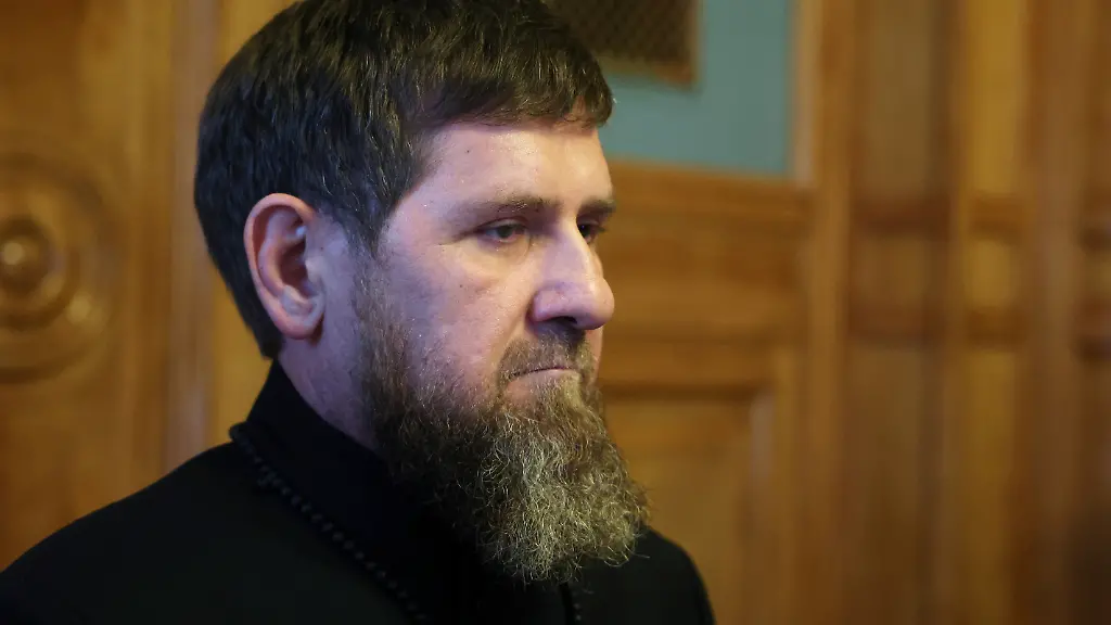 2025-05-07T152520Z-868176086-RC23DEAZQP83-RTRMADP-3-RUSSIA-PUTIN