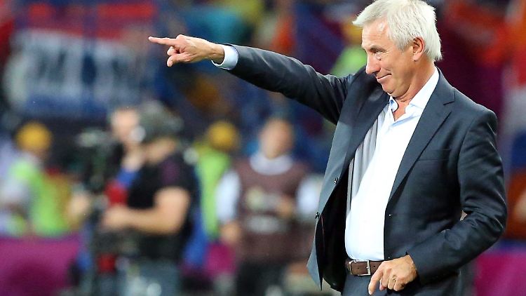 Van Marwijk soll in der holländischen Nationalelf auch künftig sagen, wo es langgeht.