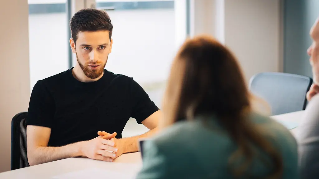 Sich-beim-Bewerbungsprozess-von-der-besten-Seite-zu-zeigen-ist-legitim