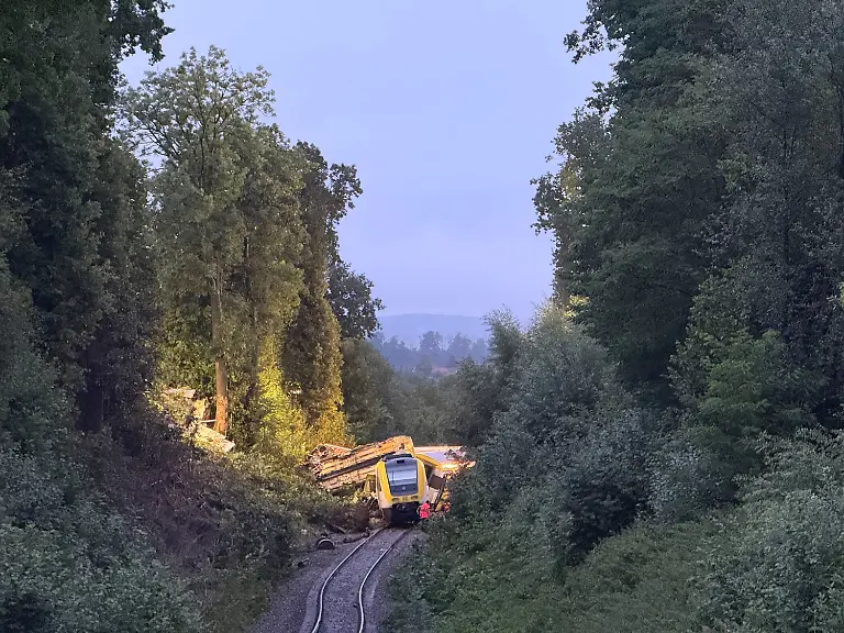 f588cc8a95009651c39771c9a3b51a59