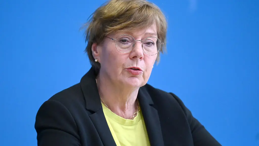 Das-Verfassungsschutzgesetz-soll-laut-Sabine-Suetterlin-Waack-auf-ein-neues-Fundament-gestellt-werden