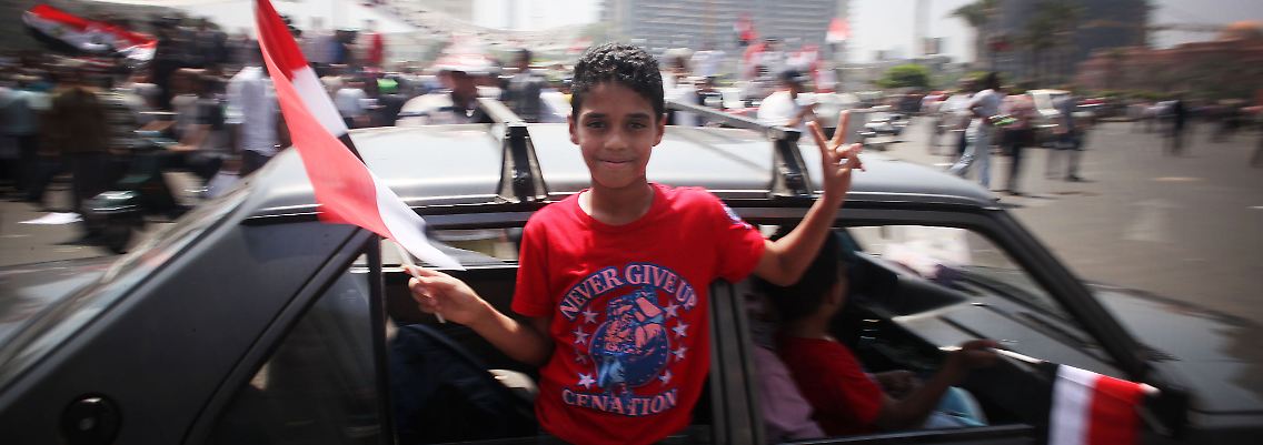 Den Anhängern von Mohammed Mursi ist noch zum Feiern zumute. Doch wie es aussieht, wird er als Präsident gar nicht viel zu sagen haben.
