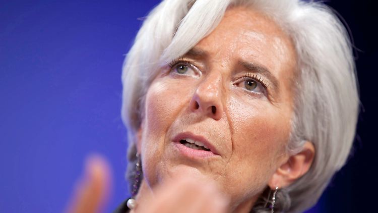 IWF-Chefin Lagarde kann sich freuen: Über eine Billion Dollar hat der Währungsfonds inzwischen gegen die Schuldenkrise gebunkert.