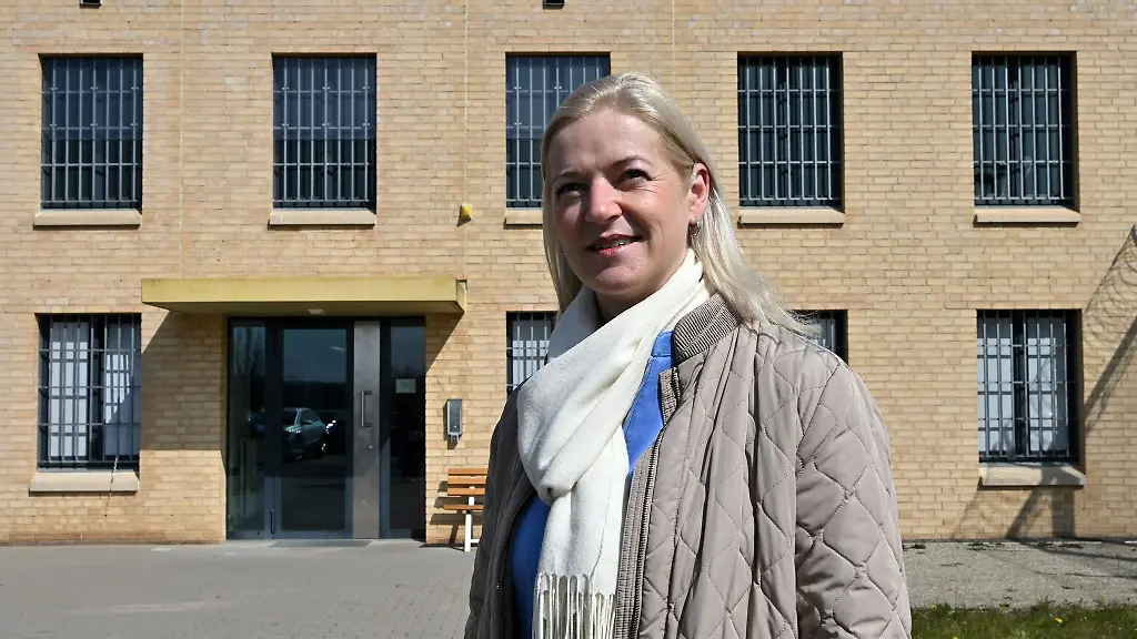 Thueringens-Migrationsministerin-Beate-Meissner-CDU-hat-die-Eroeffnung-der-Abschiebehaftanstalt-in-Arnstadt-angekuendigt