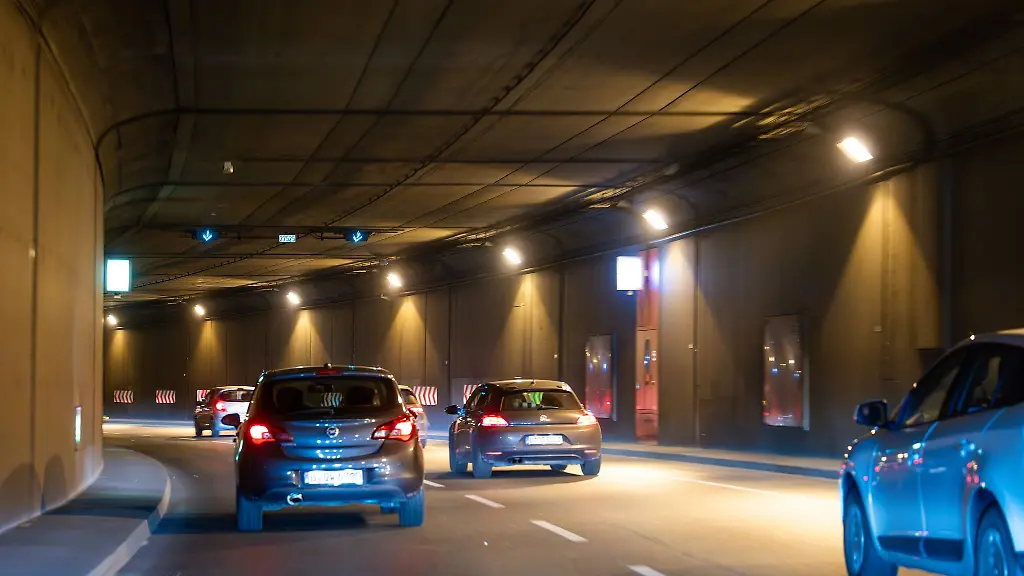 Der-Tiergartentunnel-in-suedlicher-Richtung-ist-wieder-fuer-alle-Fahrzeuge-freigegeben