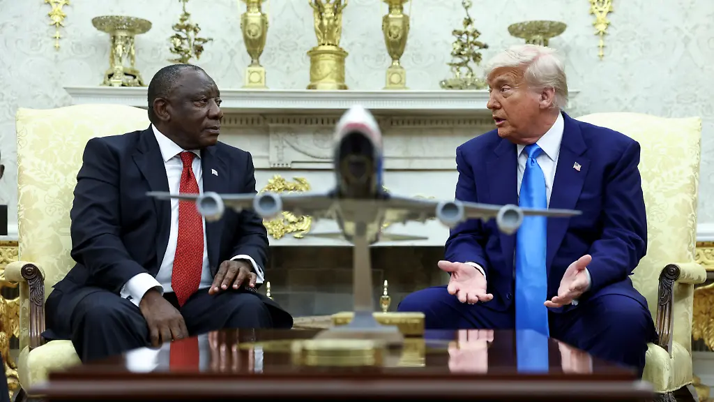 2025-05-21T164118Z-457004131-RC2GMEACIQDR-RTRMADP-3-USA-SAFRICA