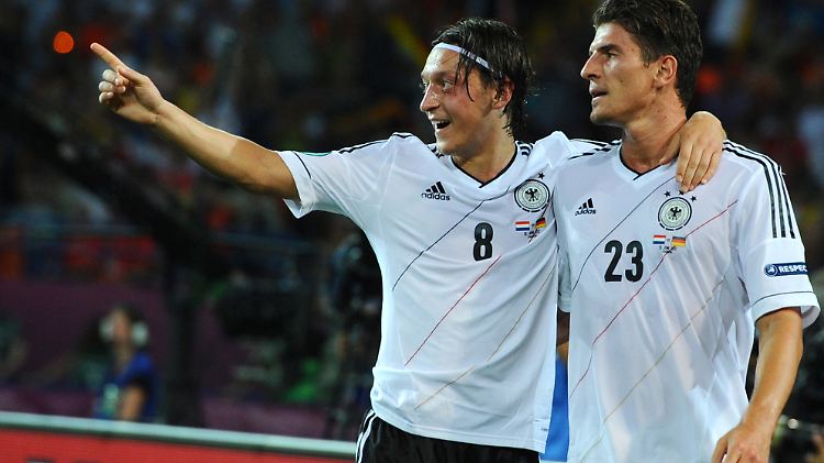 Stand bei der EM bisher stets im Schatten der Mitspieler: Spielmacher Özil.