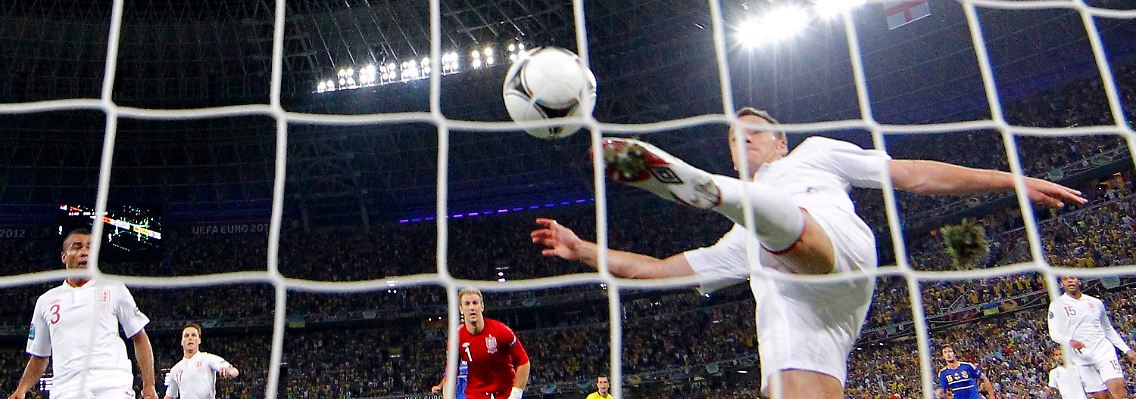 Der Ball war drin - doch der Treffer zählte nicht. Pech für die Ukraine.