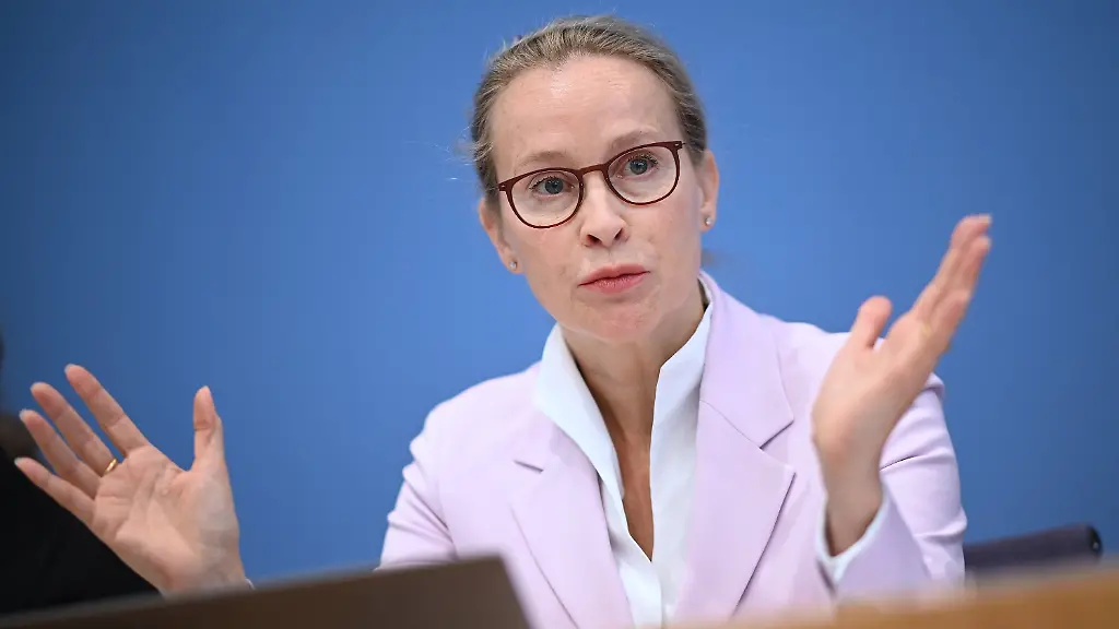 9669f4927974b927d7d8a9d52e8e11ae