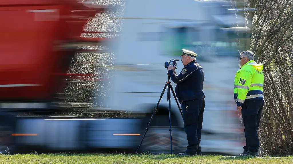 596fcdb2bf995cae88d1adc19e905c27