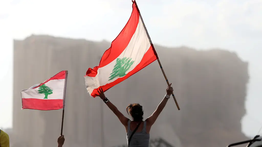 2020-08-11T182446Z-1156352710-RC2TBI97NESI-RTRMADP-3-LEBANON-SECURITY-BLAST-PROTESTS