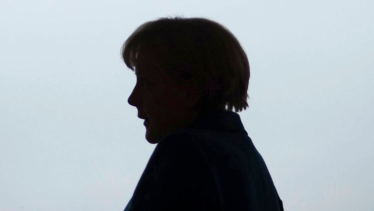 Kanzlerin Merkel muss einige Kröten schlucken.