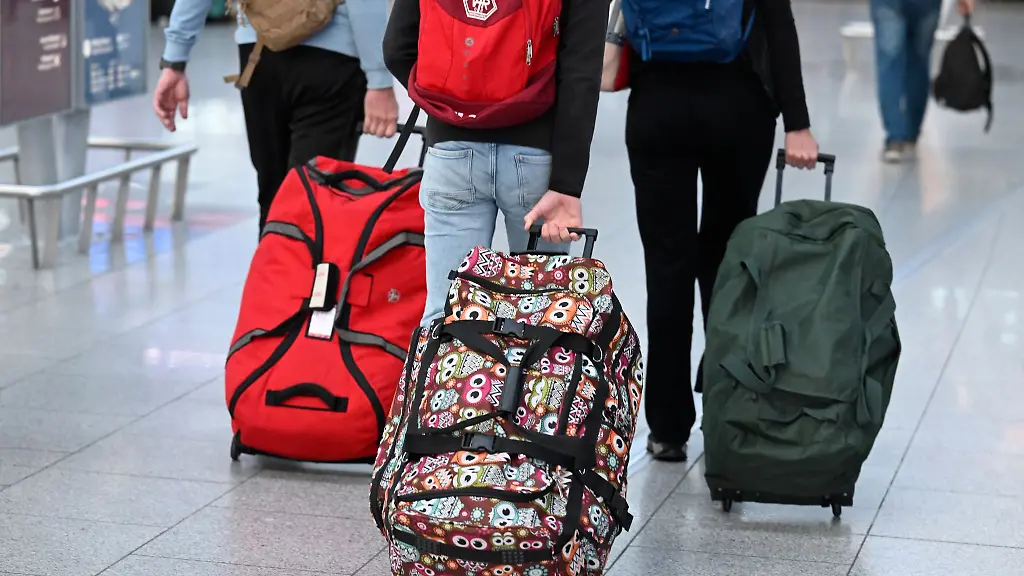 Etwa-jeder-fuenfte-Einwohner-in-Baden-Wuerttemberg-konnte-sich-im-vergangenen-Jahr-finanziell-keine-Woche-Urlaub-leisten