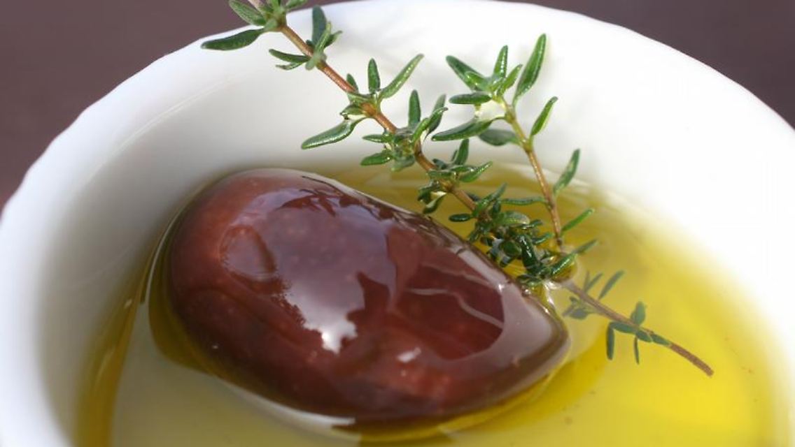 Olivenöl ist gesund und schmackhaft. Foto: dpa-infocom
