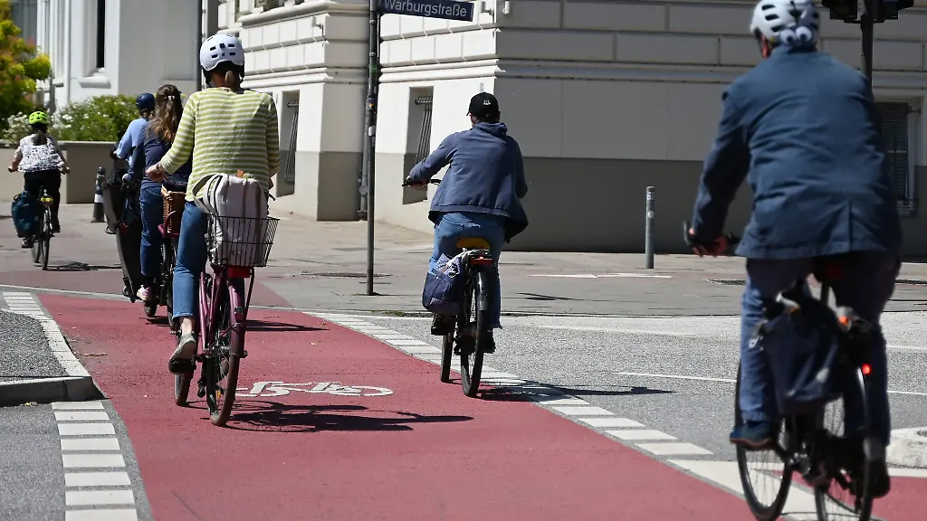 Eine-Informationskampagne-soll-helfen-den-Fahrradverkehr-in-Schleswig-Holstein-sicherer-zu-machen