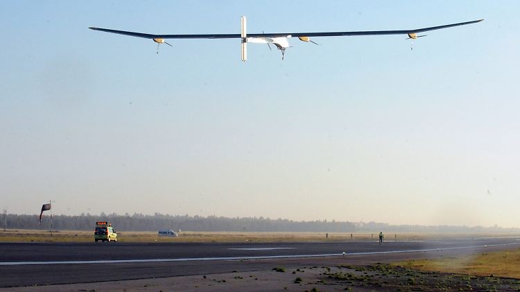Die "Solar Impulse" beim Start in Rabat.