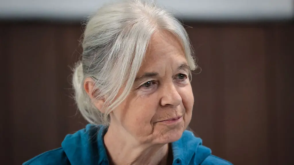 Nach-einer-mehrwoechigen-Pause-ist-der-Gerichtsprozess-gegen-die-fruehere-RAF-Terroristin-Daniela-Klette-im-niedersaechsischen-Verden-fortgesetzt-worden