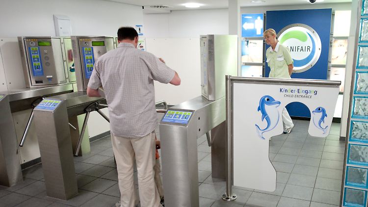 70 Cent kostet meistens ein Toilettengang. Das findet nicht nur der ADAC happig.