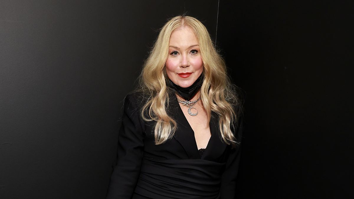 “Misdiagnosed”: Christina Applegate Doesn’t Have Multiple Sclerosis After ...