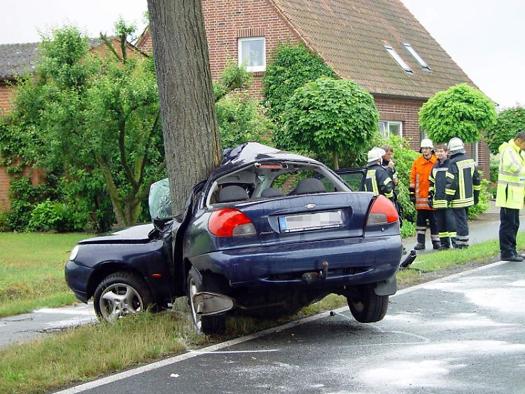 Bei diesem Unfall in Hunteburg starb die Fahrerin.