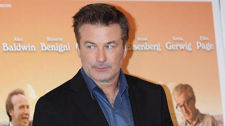 Alec Baldwin hat zu den Vorwürfen Stellung genommen.
