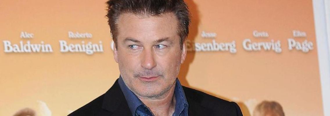 Alec Baldwin hat zu den Vorwürfen Stellung genommen.