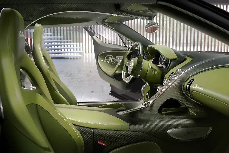 13-BUGATTI-Soitaire-Launch-Interior