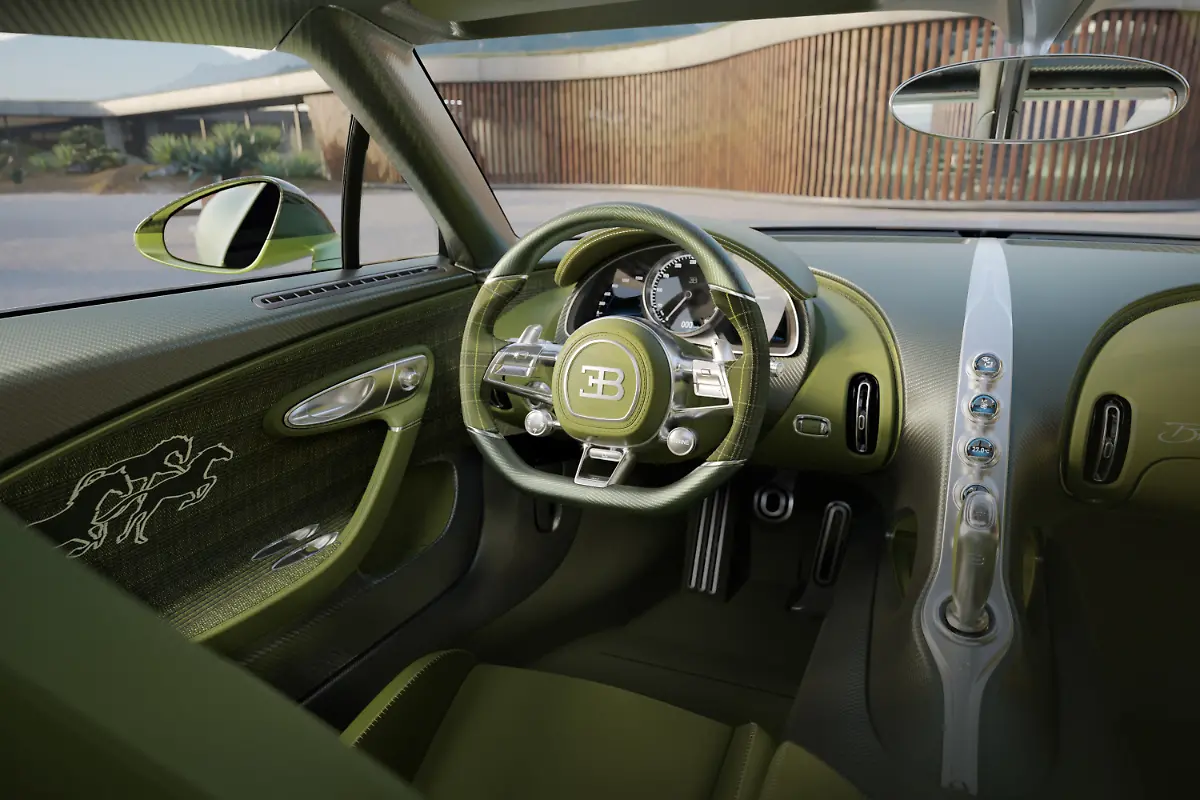 14-BUGATTI-Soitaire-Launch-Interior